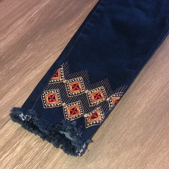 Tissini Jeans 👖 - Picture 2 of 4